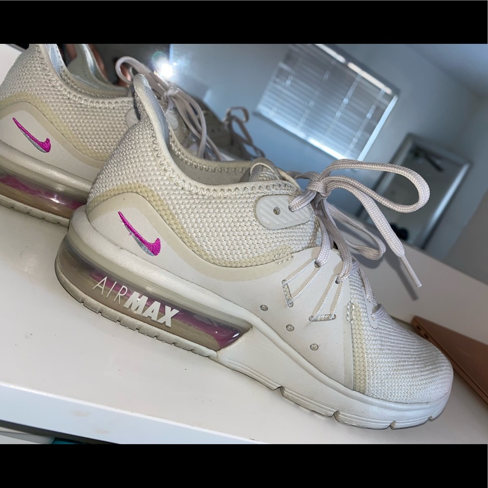 Nike’s women shoes. - Picture 1 of 3